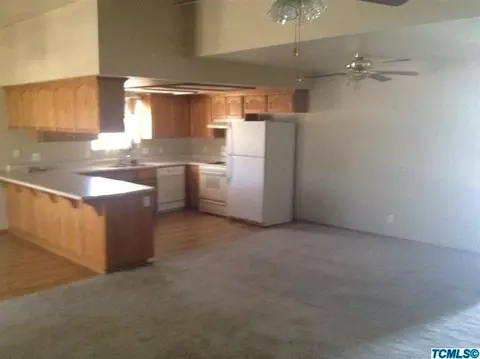 1233 Belinda Dr, Lemoore, CA 93245 photo 4