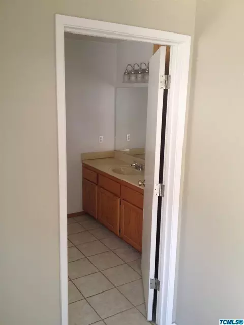 1233 Belinda Dr, Lemoore, CA 93245 photo 9