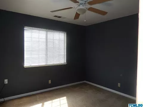 689 Alpha St, Tulare, CA 93274 photo 11