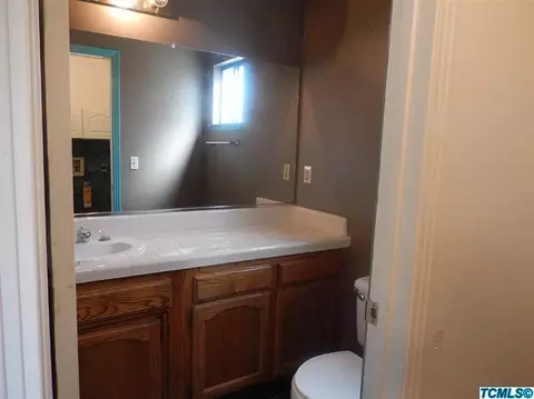 689 Alpha St, Tulare, CA 93274 photo 9