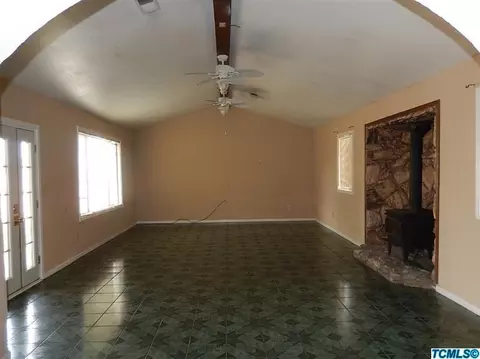 689 Alpha St, Tulare, CA 93274 photo 7