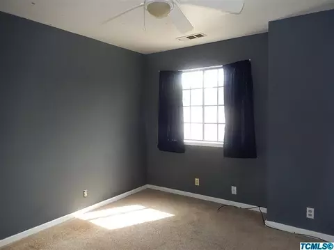 689 Alpha St, Tulare, CA 93274 photo 10