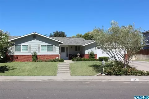 15 S Cambridge Dr, Lemoore, CA 93245 photo 1