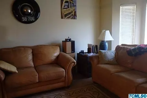 1470 W Mary Ct, Exeter, CA 93221 photo 3