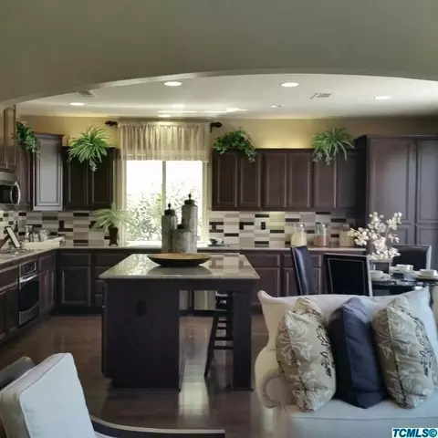 703 American, Lemoore, CA 93245 photo 4