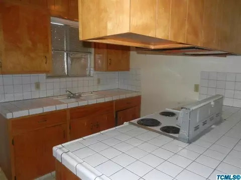 1550 W Bush St, Lemoore, CA 93245 photo 5