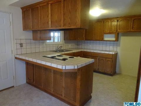 632 N E St, Tulare, CA 93274 photo 6
