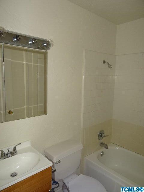 632 N E St, Tulare, CA 93274 photo 14