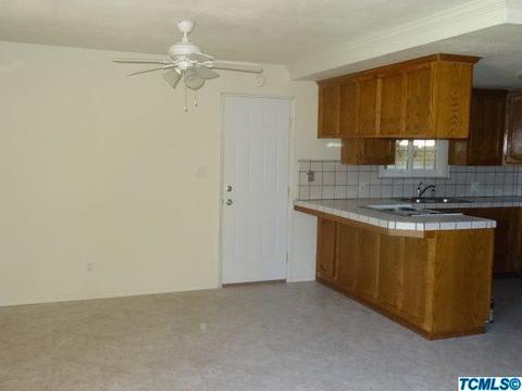 632 N E St, Tulare, CA 93274 photo 10