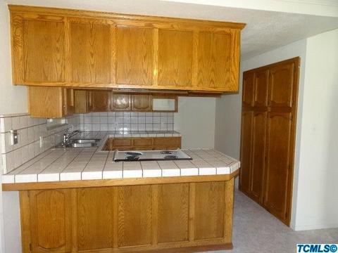 632 N E St, Tulare, CA 93274 photo 9