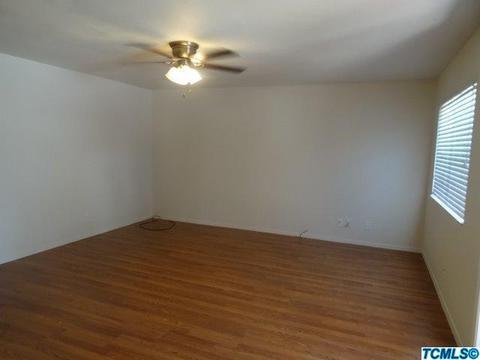 632 N E St, Tulare, CA 93274 photo 3