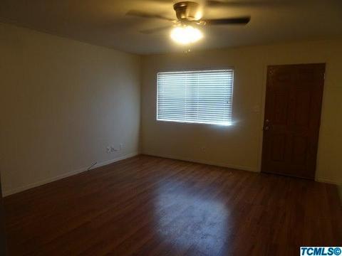 632 N E St, Tulare, CA 93274 photo 5