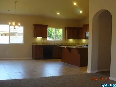 3403 E Douglas Ave, Visalia, CA 93292 photo 4