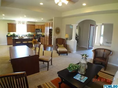 3341 E Douglas Ave, Visalia, CA 93292 photo 6
