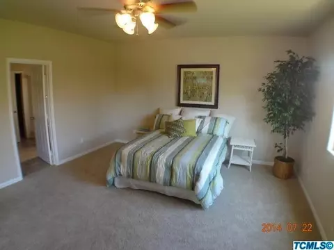 3341 E Douglas Ave, Visalia, CA 93292 photo 11