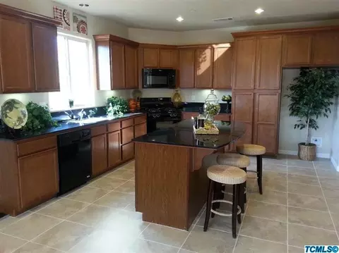 3341 E Douglas Ave, Visalia, CA 93292 photo 7