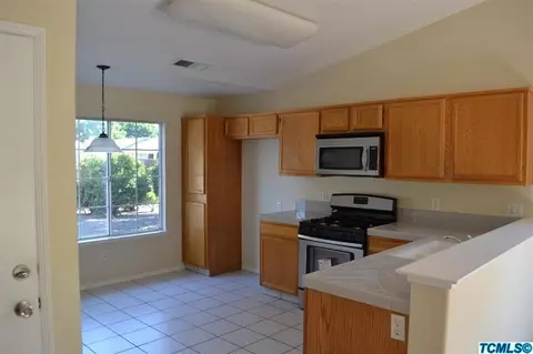 4315 E Howard Ave, Visalia, CA 93292 photo 5