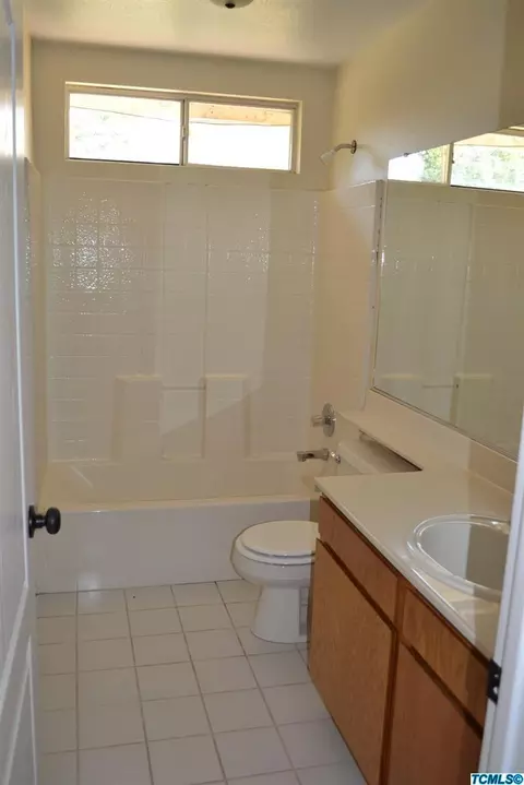 4315 E Howard Ave, Visalia, CA 93292 photo 7