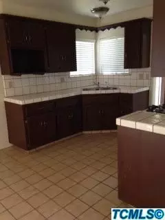 730 Whitney, Tulare, CA 93274 photo 3