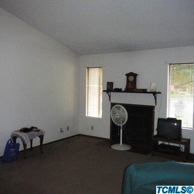1958 E Harold Ave, Visalia, CA 93292 photo 2