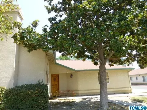 3610 E Stewart Ct, Visalia, CA 93292 photo 4