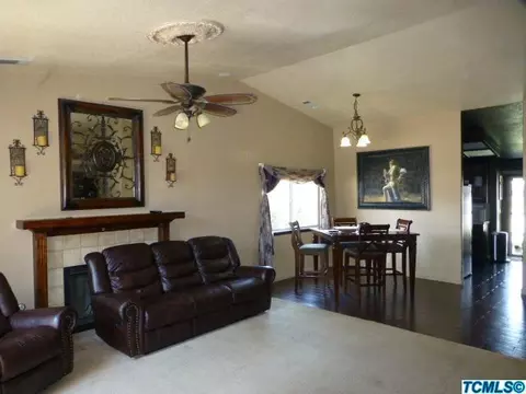 3610 E Stewart Ct, Visalia, CA 93292 photo 8