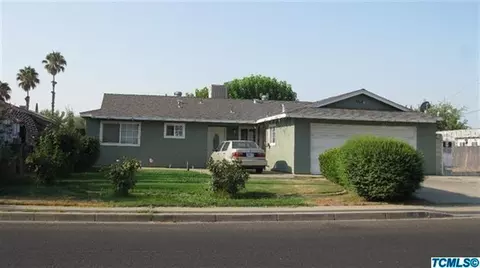 911 E Springfield Ave, Reedley, CA 93654 photo 1