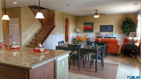 726 American, Lemoore, CA 93245 photo 3