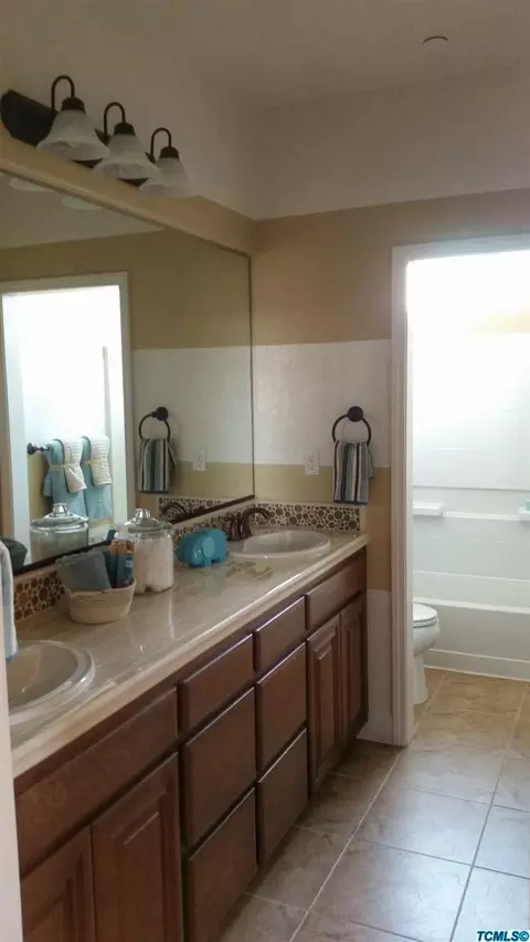 726 American, Lemoore, CA 93245 photo 9