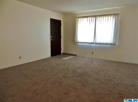 407 E 11th St, Hanford, CA 93230 photo 4