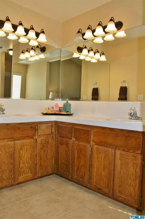 3934 Elowin Ave, Visalia, CA 93292 photo 22