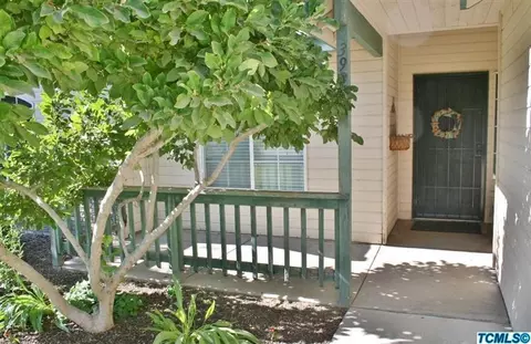 3934 Elowin Ave, Visalia, CA 93292 photo 2