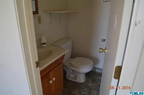 839 E Kaweah Ave, Visalia, CA 93292 photo 11