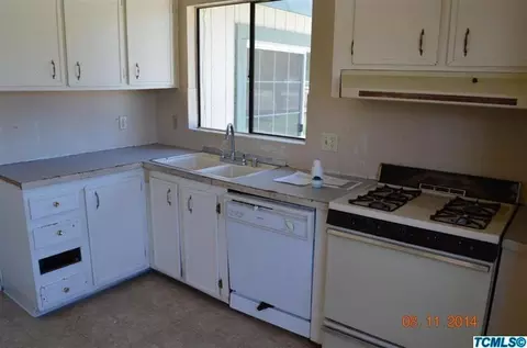 839 E Kaweah Ave, Visalia, CA 93292 photo 4