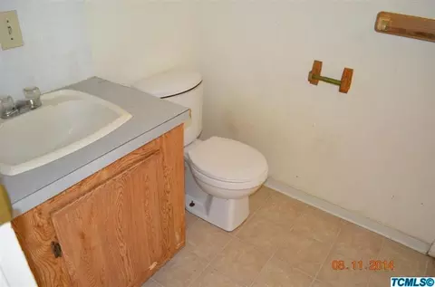 839 E Kaweah Ave, Visalia, CA 93292 photo 8