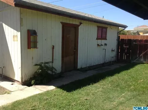 1138 E Sequoia Ave, Tulare, CA 93274 photo 16