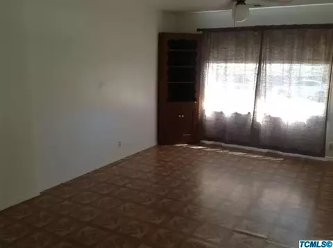 1138 E Sequoia Ave, Tulare, CA 93274 photo 8