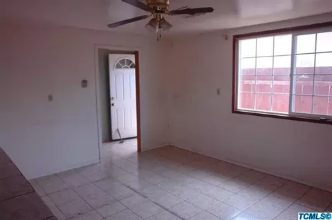 767 S 2nd Ave, Dinuba, CA 93618 photo 3