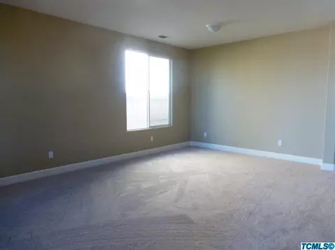 2598 E Kern Ave, Tulare, CA 93274 photo 2