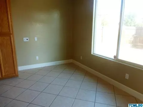 2598 E Kern Ave, Tulare, CA 93274 photo 7