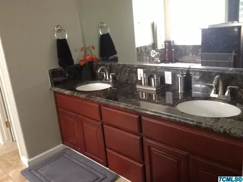 2334 S Beech Dr, Visalia, CA 93292 photo 23