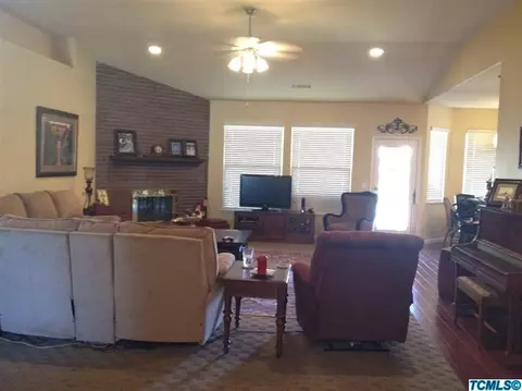 2334 S Beech Dr, Visalia, CA 93292 photo 6