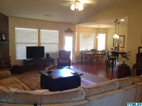2334 S Beech Dr, Visalia, CA 93292 photo 7