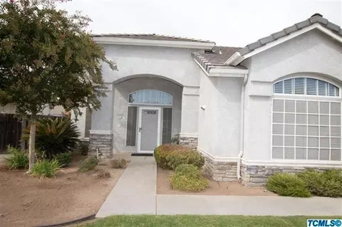 564 E Aspen Ct, Reedley, CA 93654 photo 3