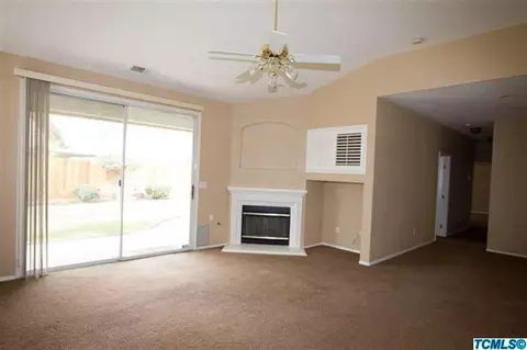 564 E Aspen Ct, Reedley, CA 93654 photo 5