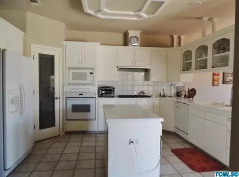 1469 Harvard Ct, Hanford, CA 93230 photo 2