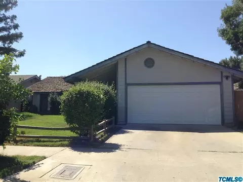 975 Centennial Ct, Tulare, CA 93274 photo 1
