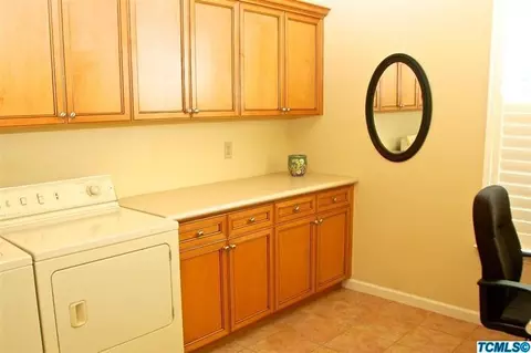 1332 E Laura Ct, Visalia, CA 93292 photo 17