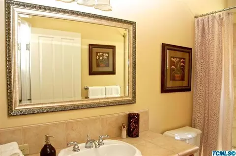 1332 E Laura Ct, Visalia, CA 93292 photo 25