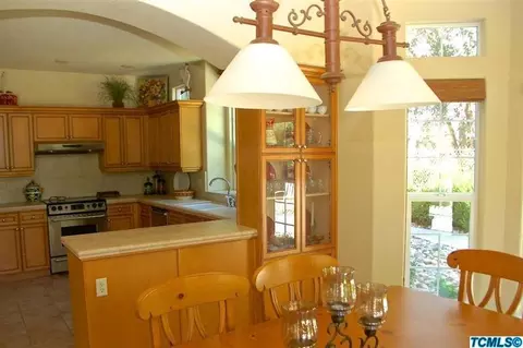 1332 E Laura Ct, Visalia, CA 93292 photo 13